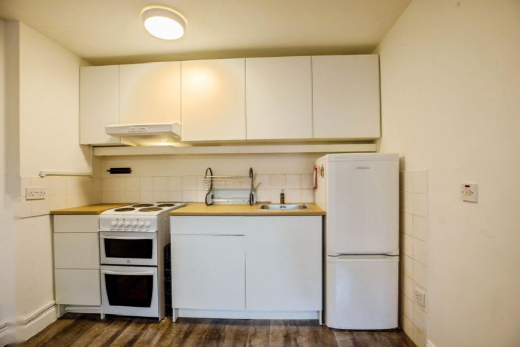 Flat in London, United Kingdom, 32 m² - picture 3