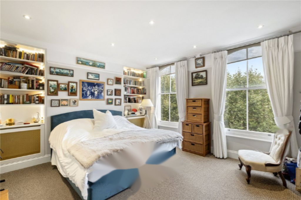 Flat in London, United Kingdom, 241 m² - picture 3