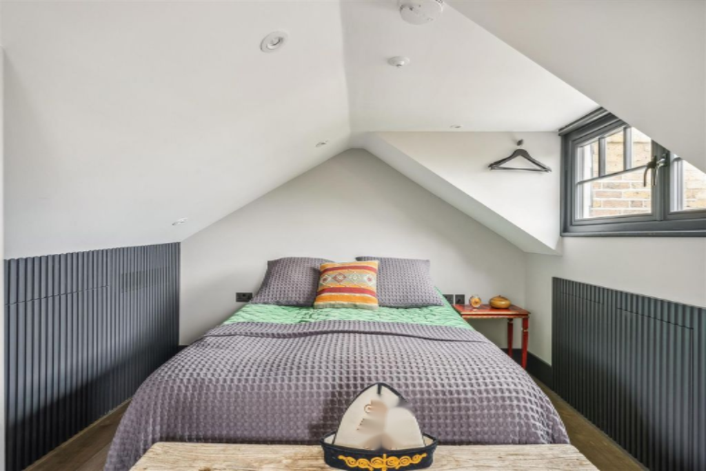 Flat in London, United Kingdom, 131 m² - picture 3