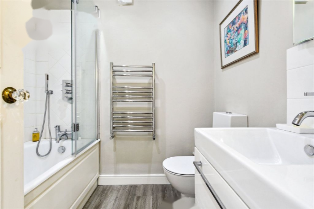 Flat in London, United Kingdom, 68 m² - picture 3