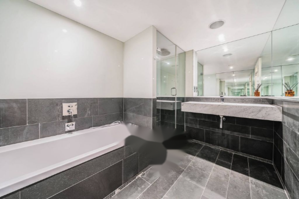 Flat in London, United Kingdom, 160 m² - picture 3