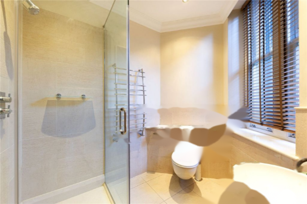 Flat in London, United Kingdom, 213 m² - picture 3