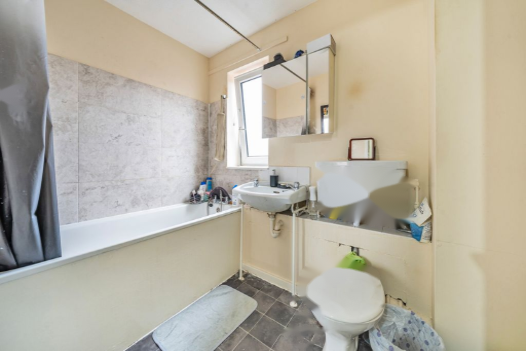 Flat in London, United Kingdom, 48 m² - picture 3