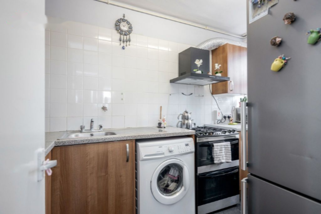 Flat in London, United Kingdom, 45 m² - picture 3