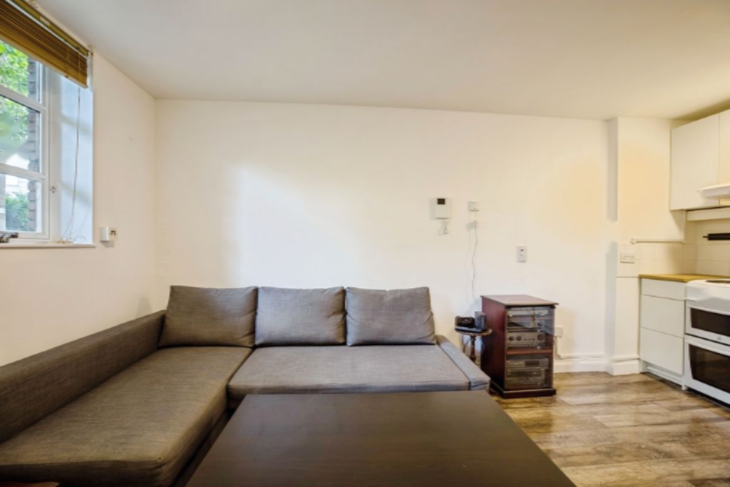 Flat in London, United Kingdom, 32 m² - picture 4