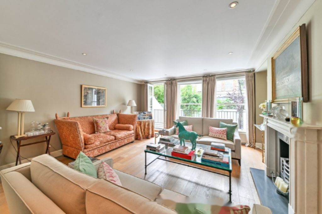 Flat in London, United Kingdom, 288 m² - picture 4