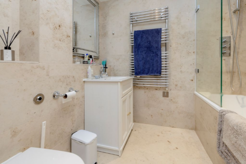 Flat in London, United Kingdom, 104 m² - picture 4