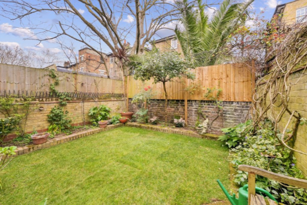 Flat in London, United Kingdom, 59 m² - picture 4