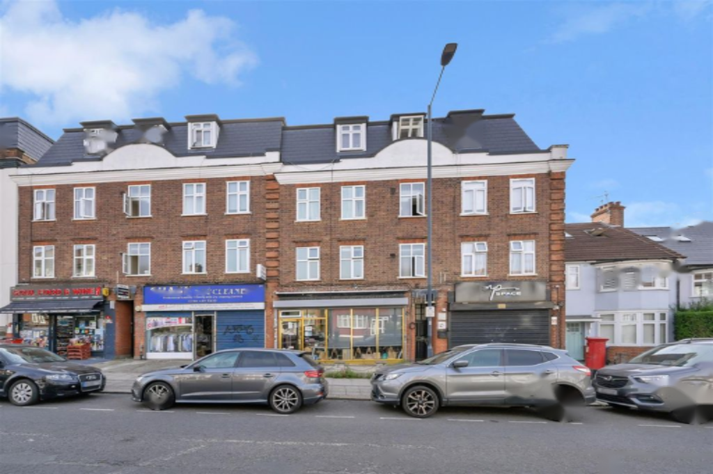 Flat in London, United Kingdom, 81 m² - picture 4