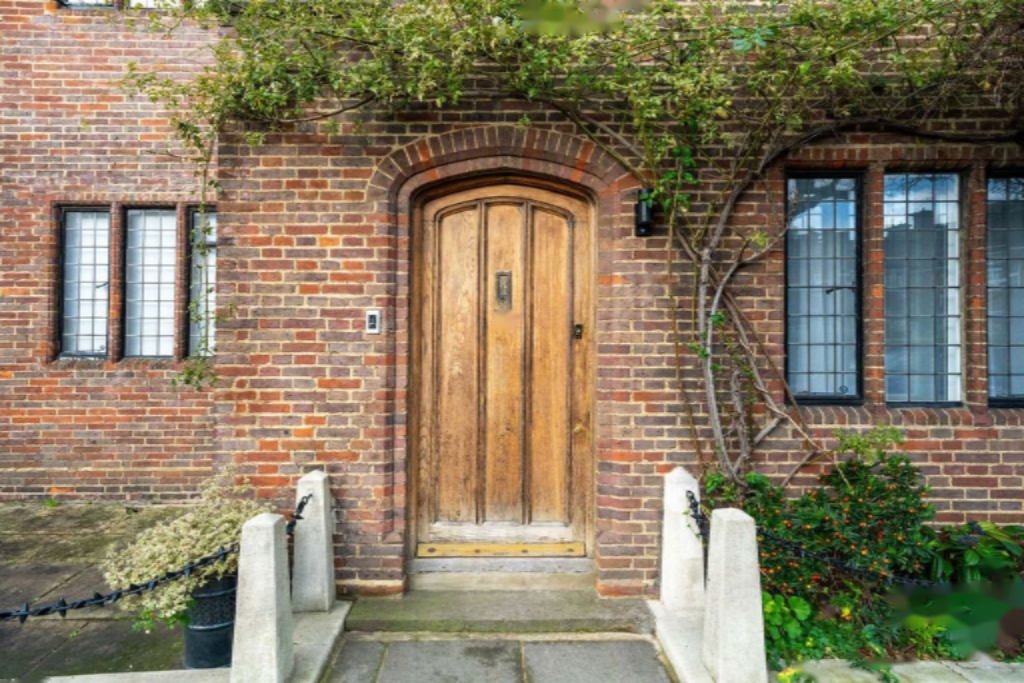 Flat in London, United Kingdom, 122 m² - picture 4