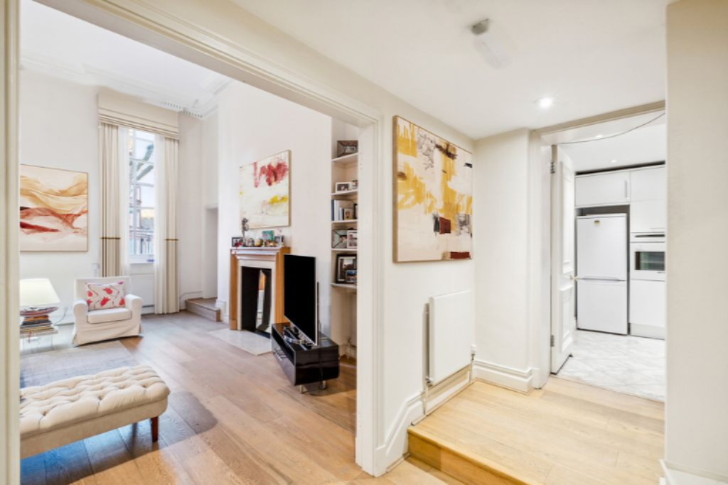 Flat in London, United Kingdom, 154 m² - picture 4