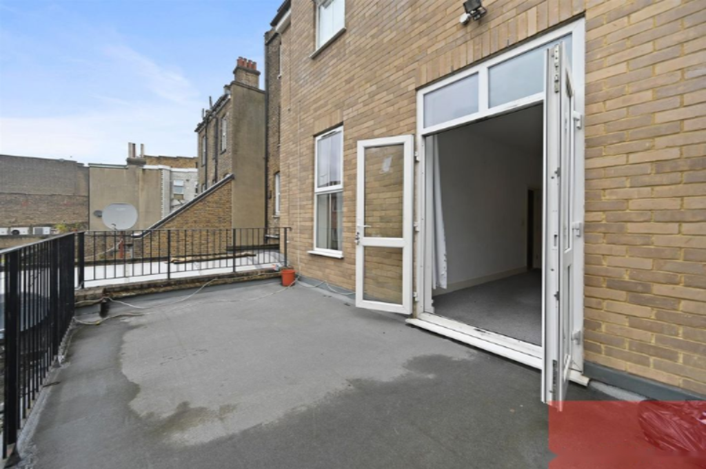 Flat in London, United Kingdom, 66 m² - picture 4