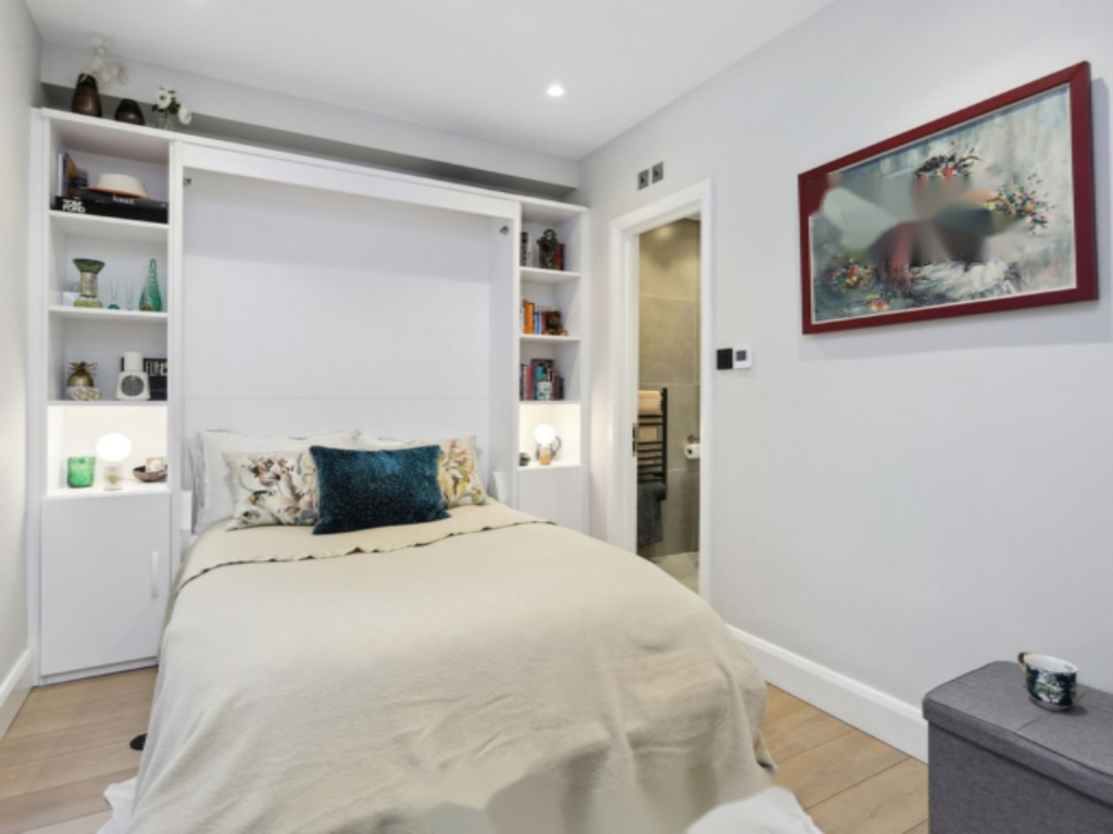 Flat in London, United Kingdom, 105 m² - picture 4