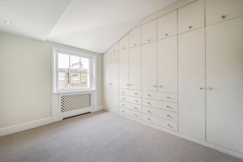 Flat in London, United Kingdom, 274 m² - picture 4