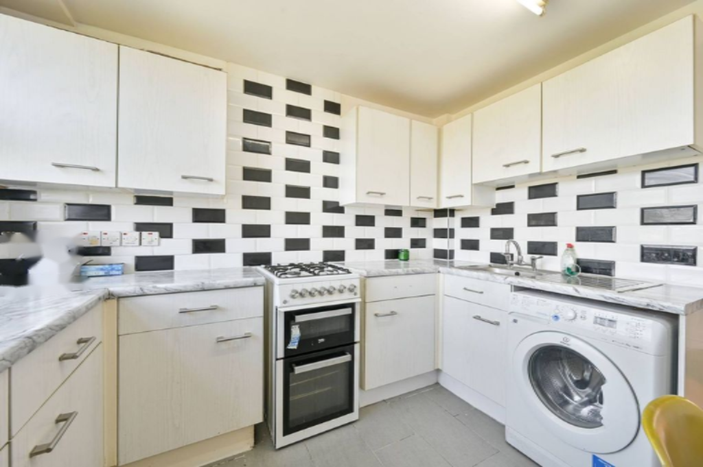 Flat in London, United Kingdom, 54 m² - picture 5