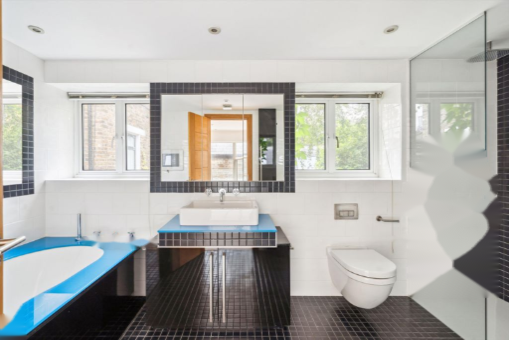 Flat in London, United Kingdom, 93 m² - picture 5