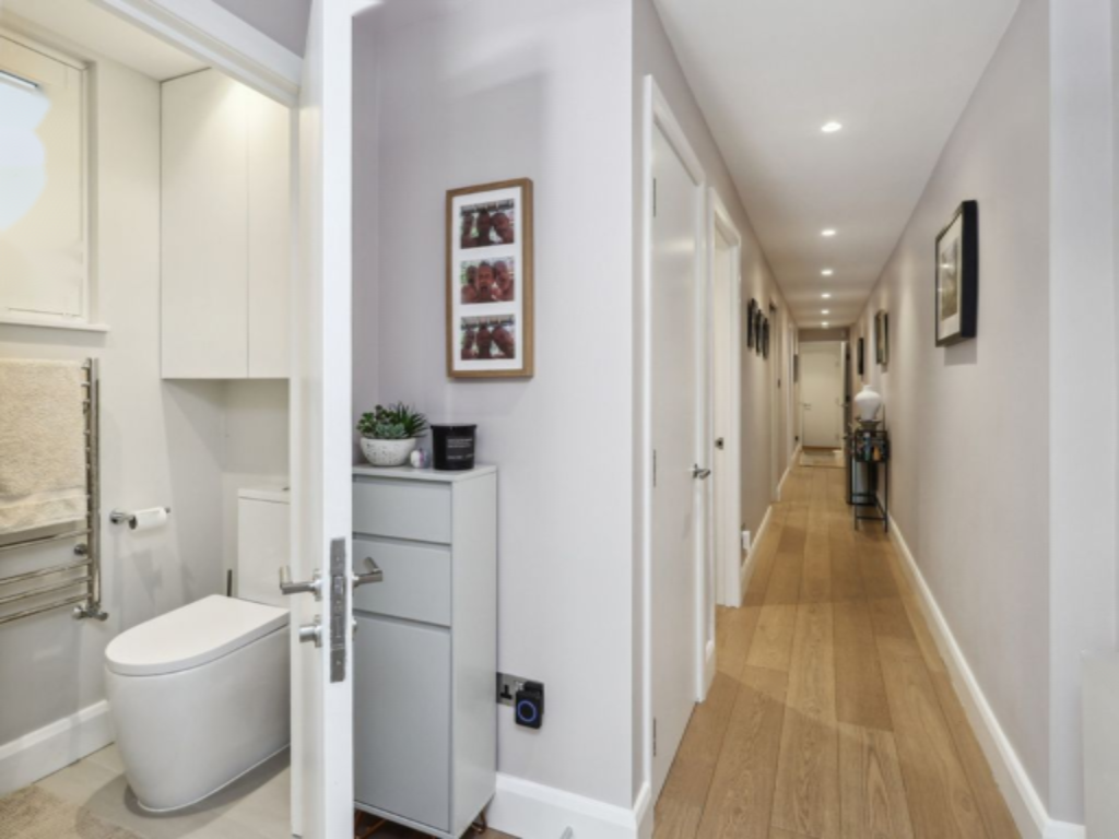 Flat in London, United Kingdom, 105 m² - picture 5