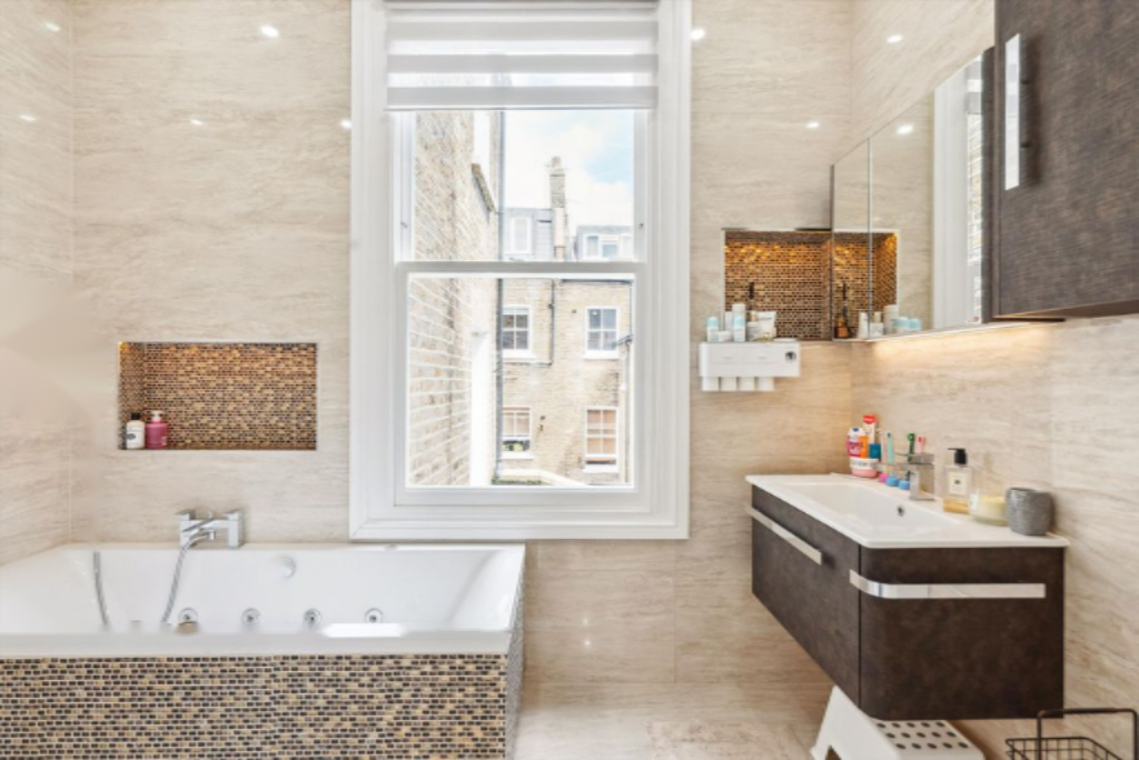 Flat in London, United Kingdom, 234 m² - picture 5