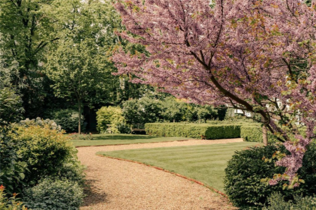 Flat in London, United Kingdom, 214 m² - picture 5