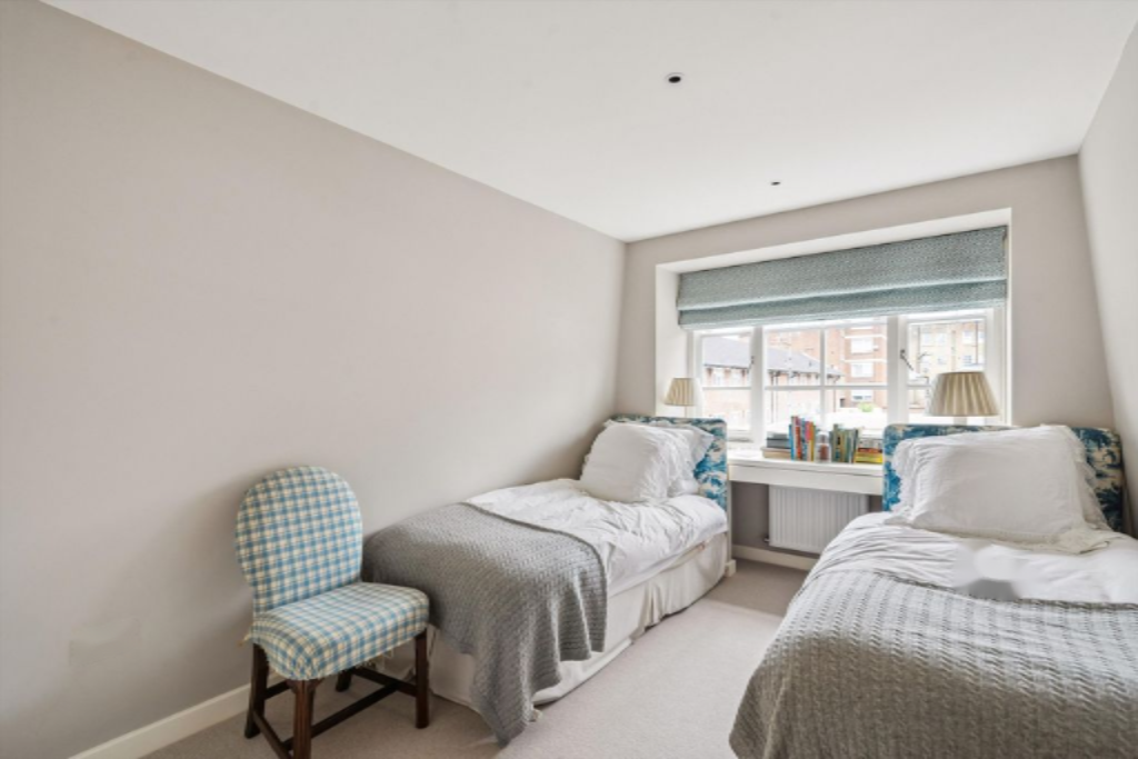 Flat in London, United Kingdom, 130 m² - picture 5