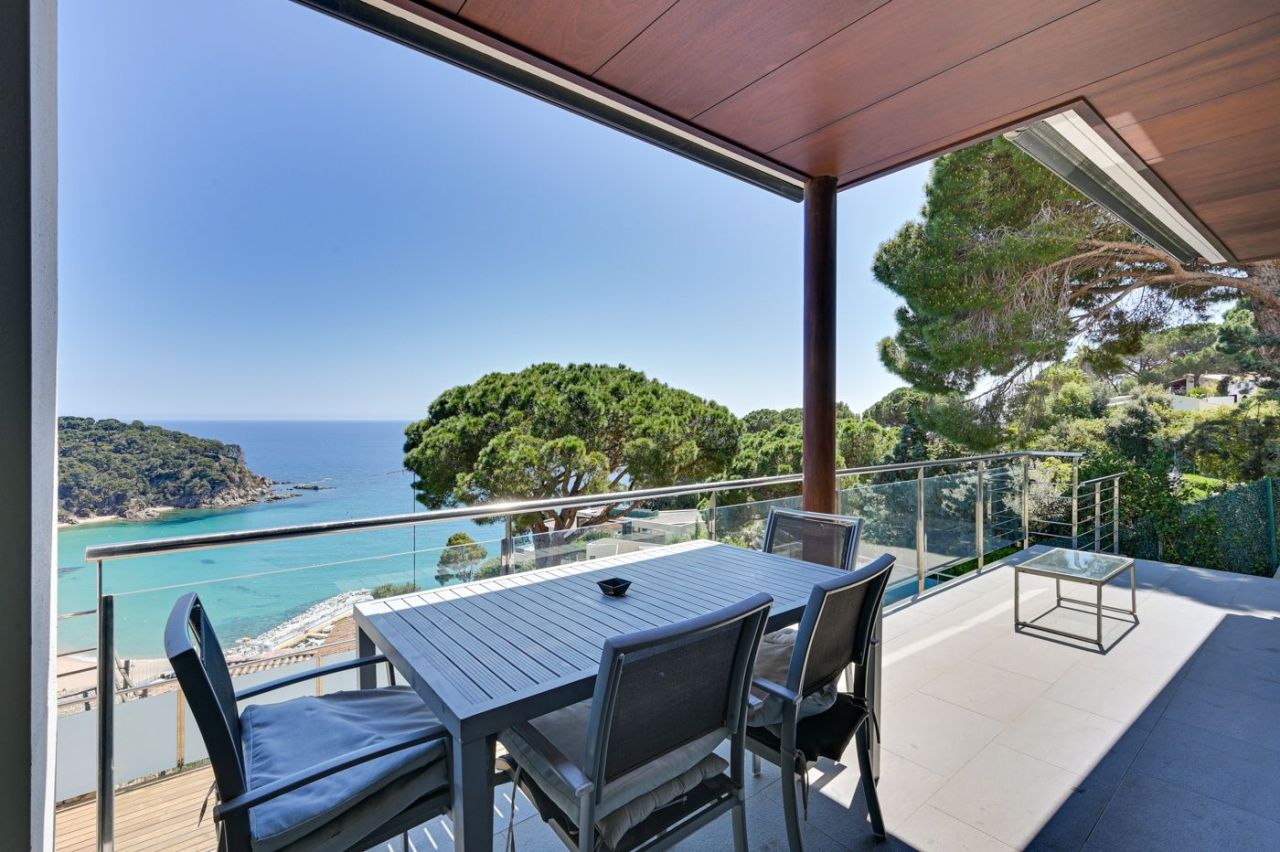 Villa en Lloret de Mar, España, 298 m² - imagen 1