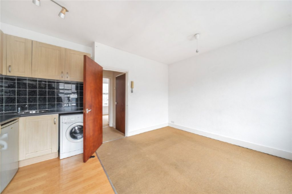 Flat in London, United Kingdom, 31 m² - picture 5