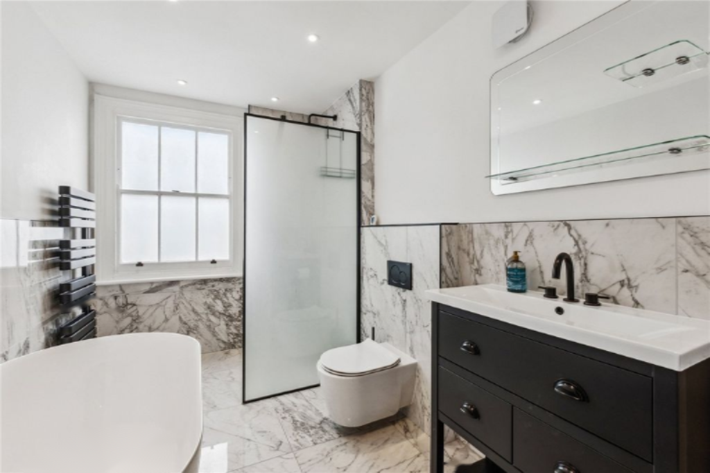 Flat in London, United Kingdom, 203 m² - picture 5