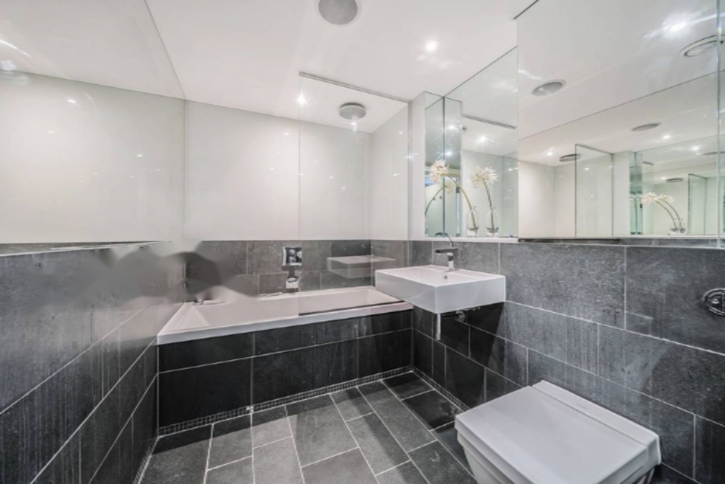 Flat in London, United Kingdom, 160 m² - picture 5