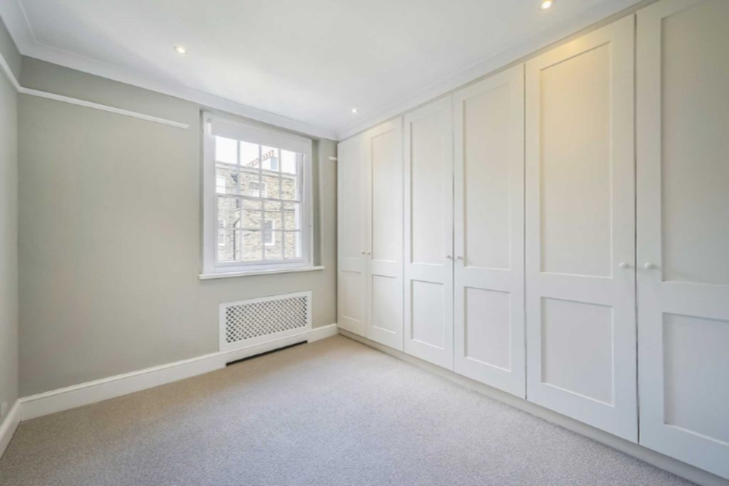 Flat in London, United Kingdom, 274 m² - picture 5