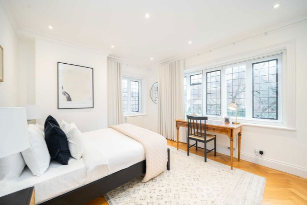 Flat in London, United Kingdom, 122 m² - picture 6