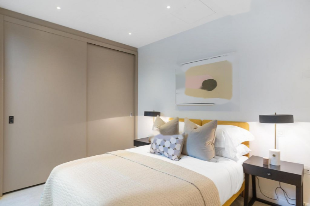 Flat in London, United Kingdom, 114 m² - picture 6