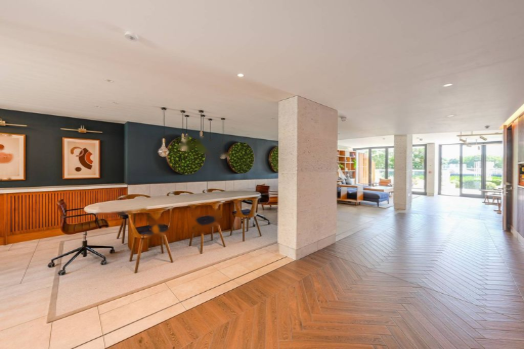 Flat in London, United Kingdom, 141 m² - picture 6