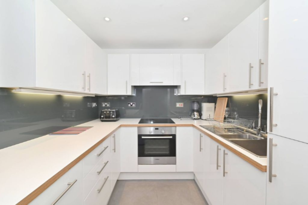 Flat in London, United Kingdom, 62 m² - picture 6