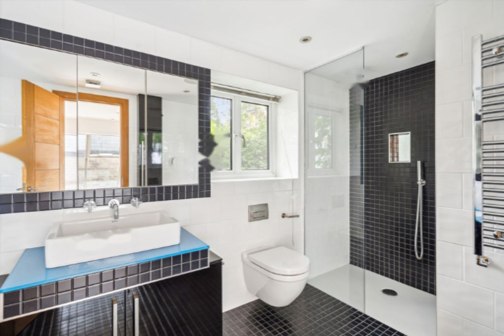 Flat in London, United Kingdom, 93 m² - picture 6