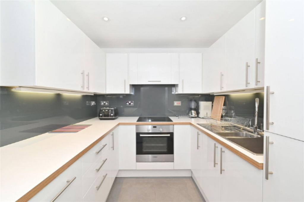 Flat in London, United Kingdom, 61 m² - picture 6