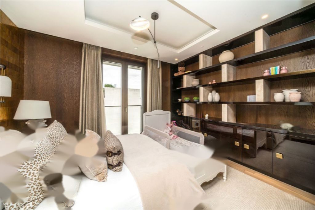 Flat in London, United Kingdom, 248 m² - picture 6