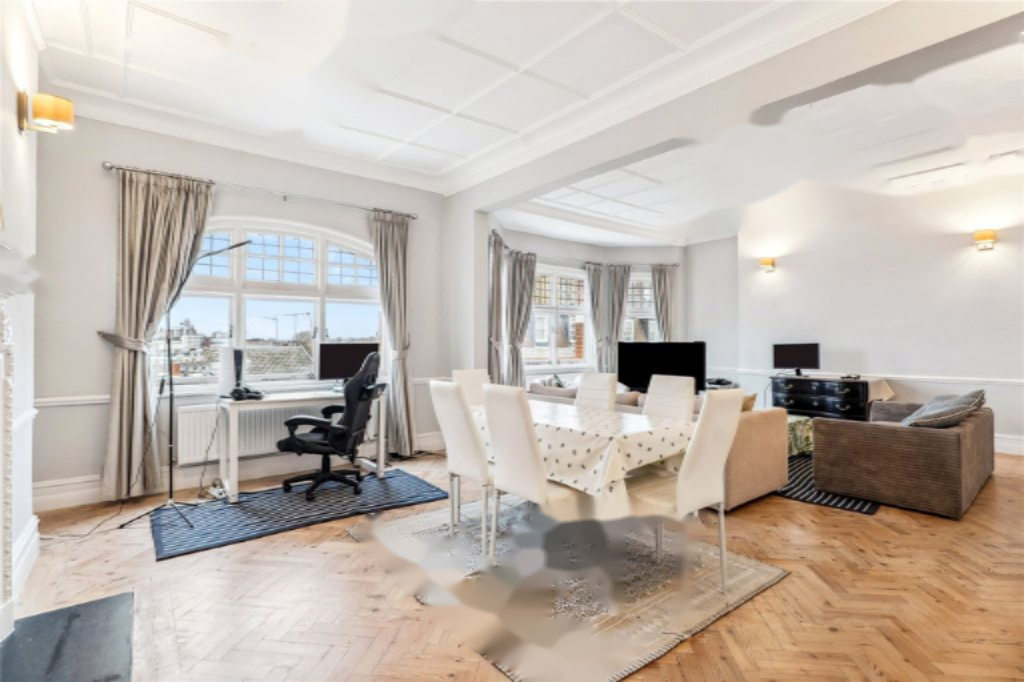 Flat in London, United Kingdom, 147 m² - picture 7