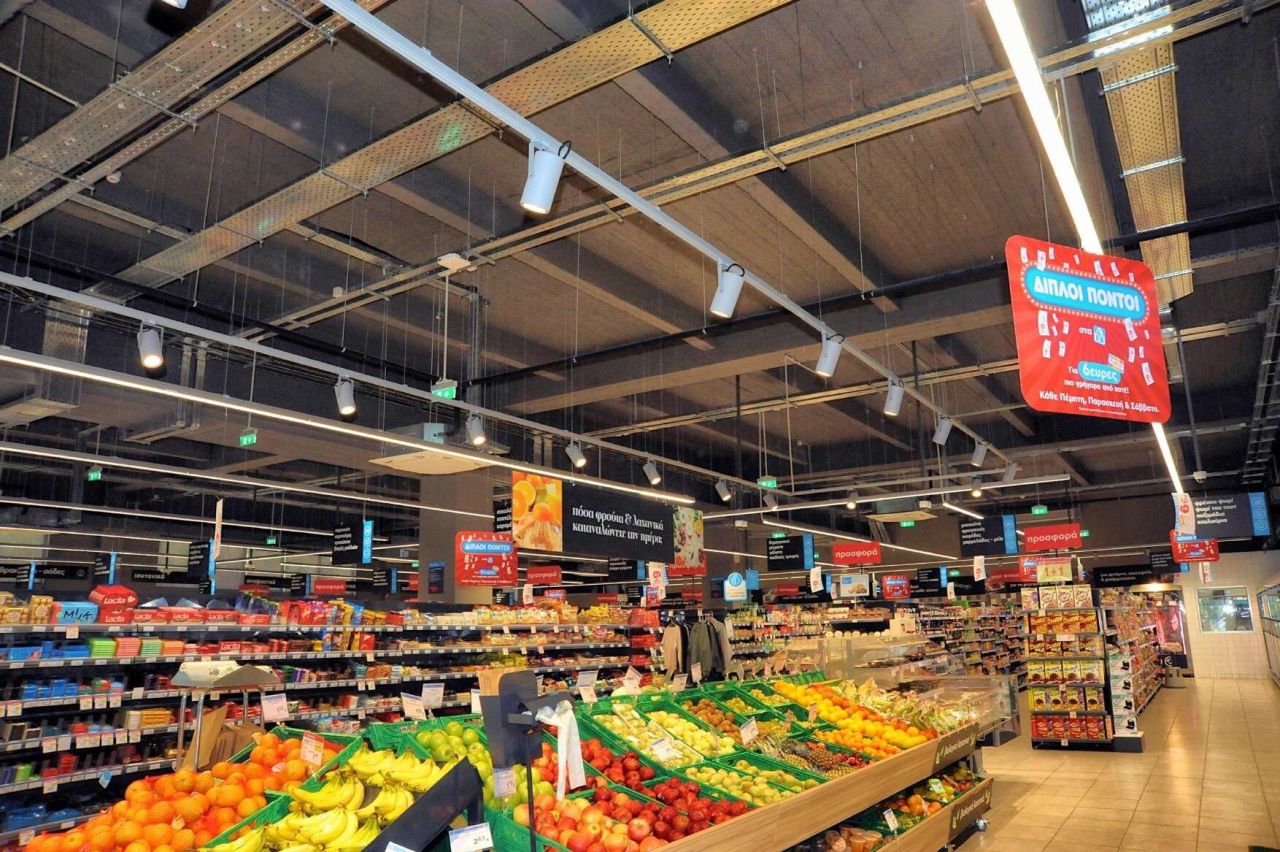 Tienda en Corinto, Grecia, 1 200 m² - imagen 3