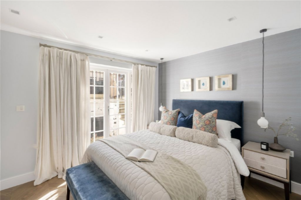 Flat in London, United Kingdom, 148 m² - picture 7