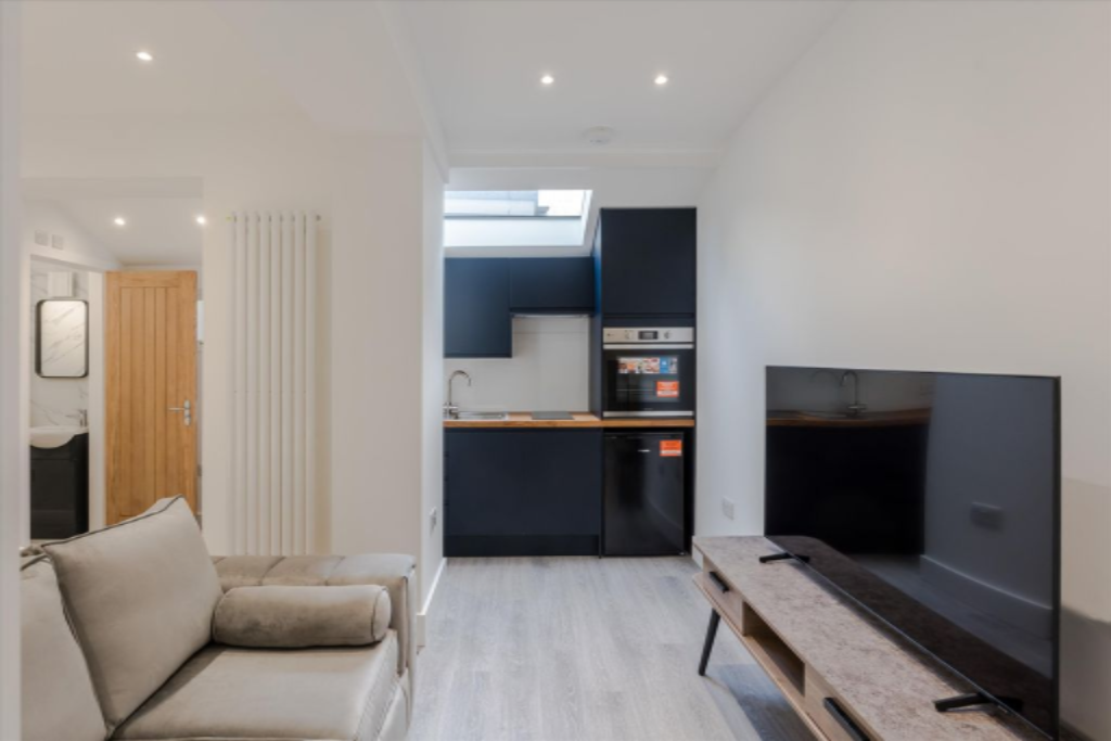 Flat in London, United Kingdom, 28 m² - picture 7