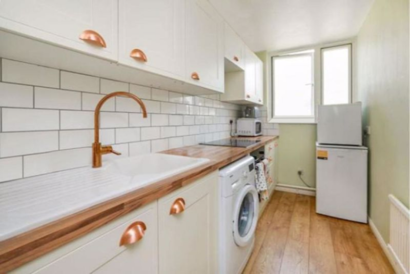 Flat in London, United Kingdom - picture 7