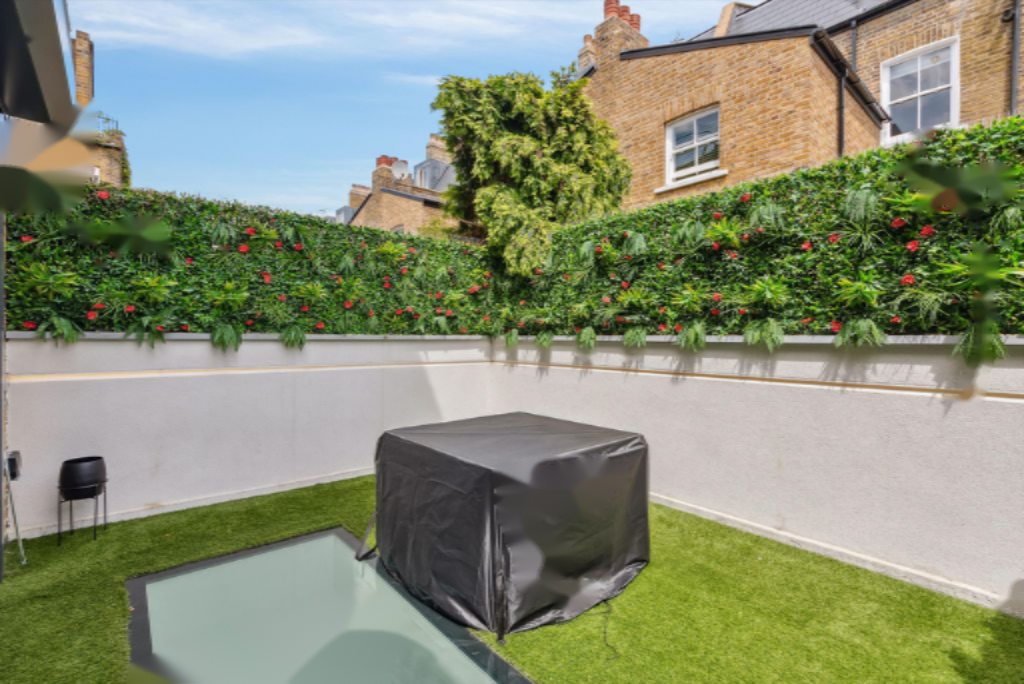 Flat in London, United Kingdom, 234 m² - picture 7