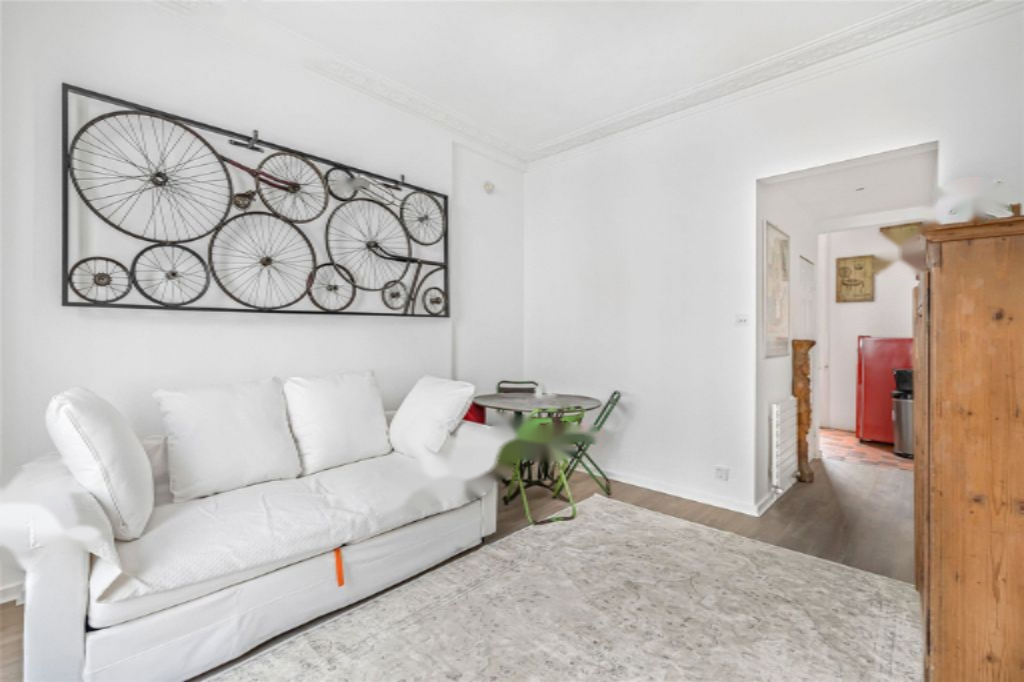 Flat in London, United Kingdom, 44 m² - picture 7