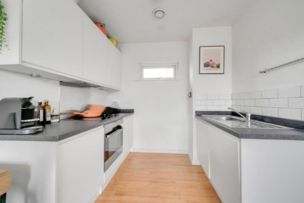 Flat in London, United Kingdom, 40 m² - picture 7