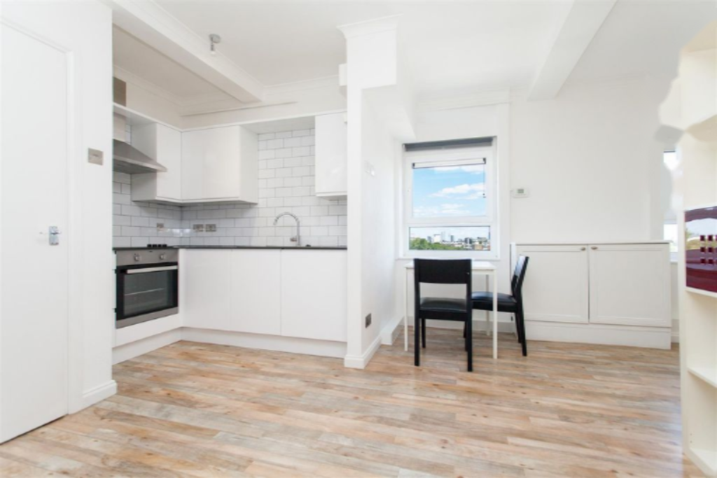 Flat in London, United Kingdom, 38 m² - picture 8