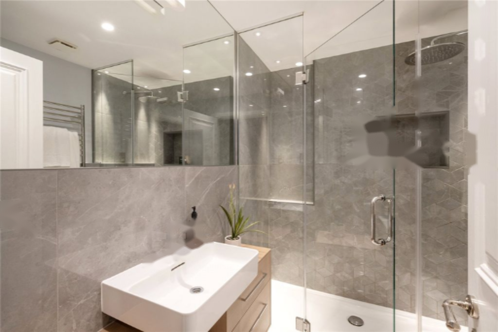 Flat in London, United Kingdom, 148 m² - picture 8