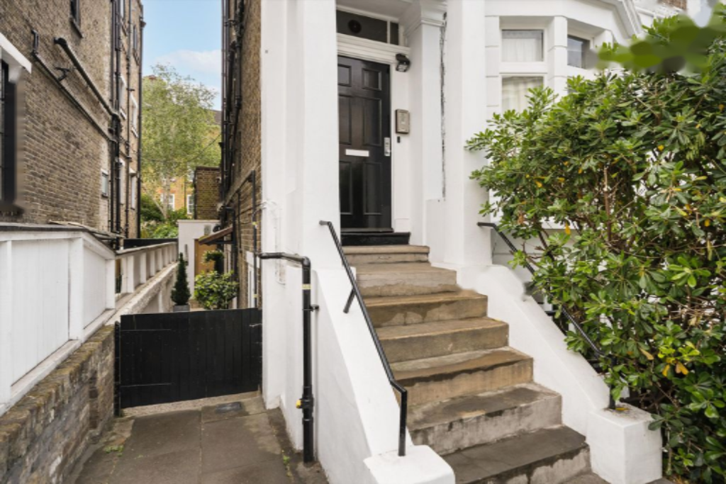 Flat in London, United Kingdom, 93 m² - picture 8