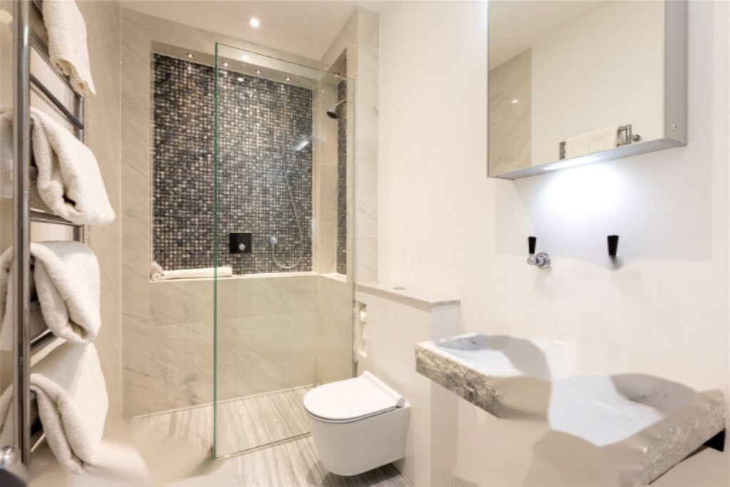 Flat in London, United Kingdom, 115 m² - picture 8