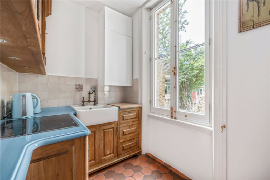 Flat in London, United Kingdom, 44 m² - picture 8