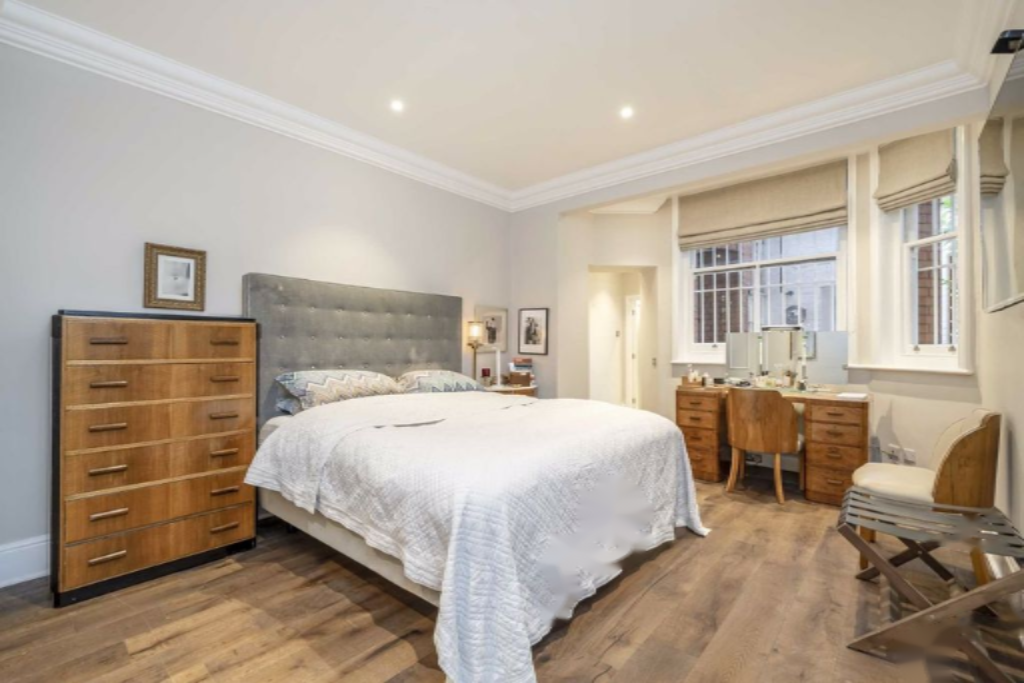 Flat in London, United Kingdom, 104 m² - picture 8